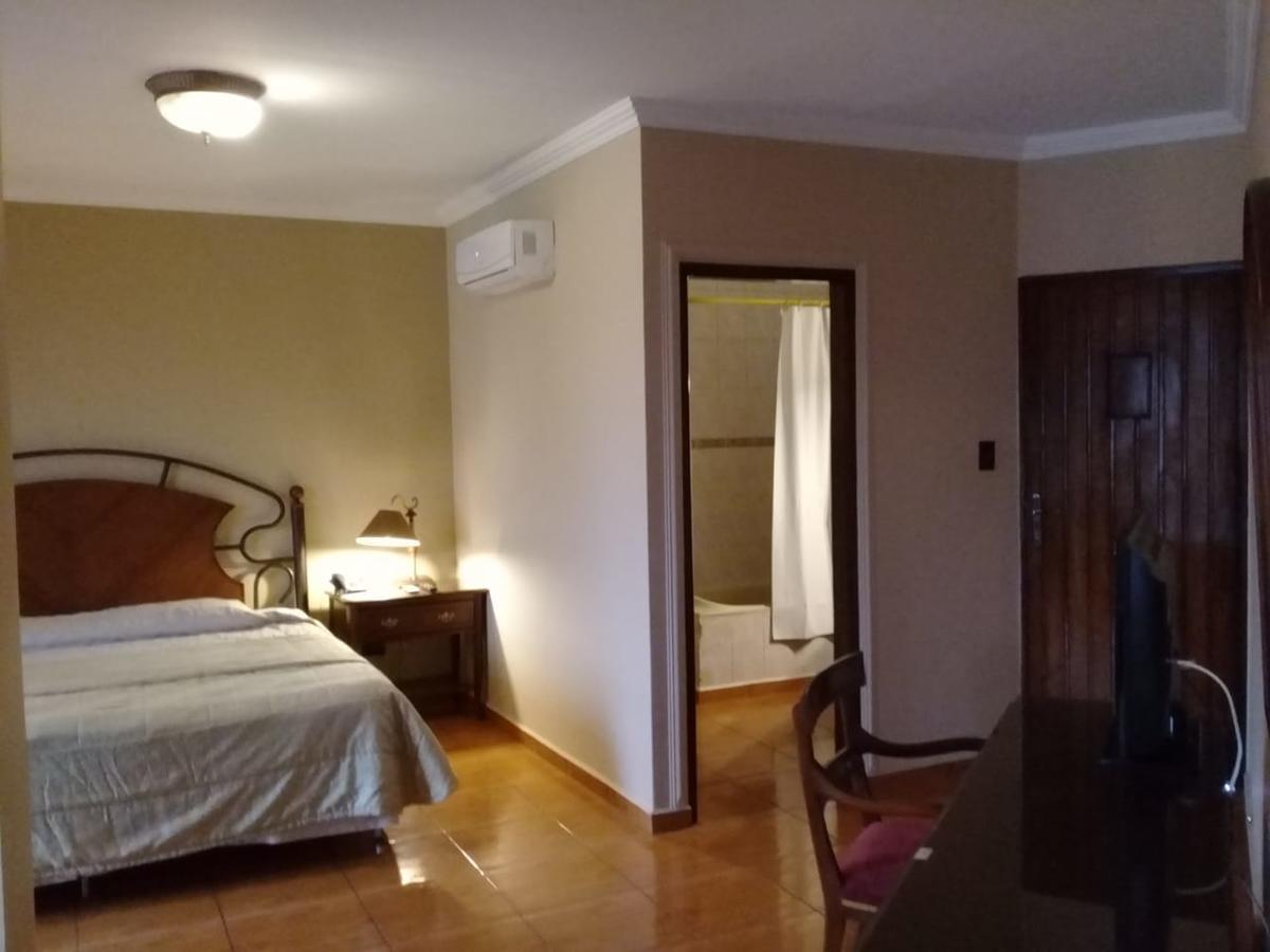 Hotel Puerta Del Rey Santa Cruz de La Sierra Luaran gambar